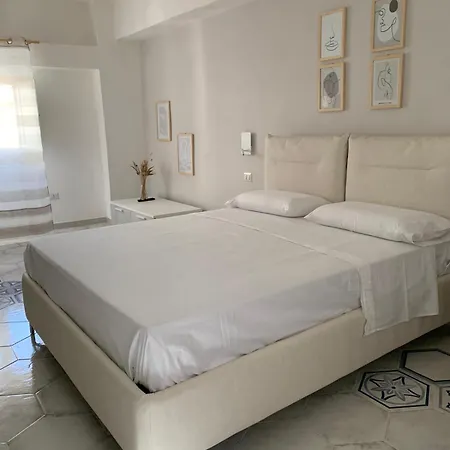 Amare House 3* Gasponi