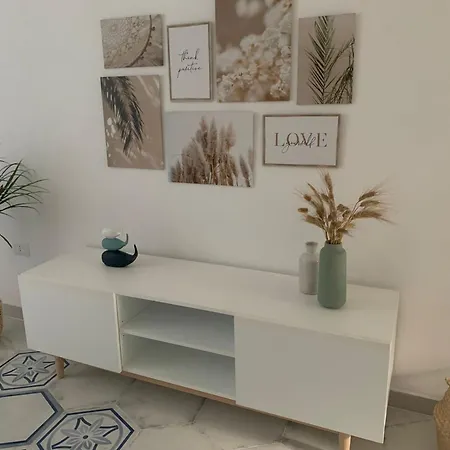 Amare House Guest house Gasponi